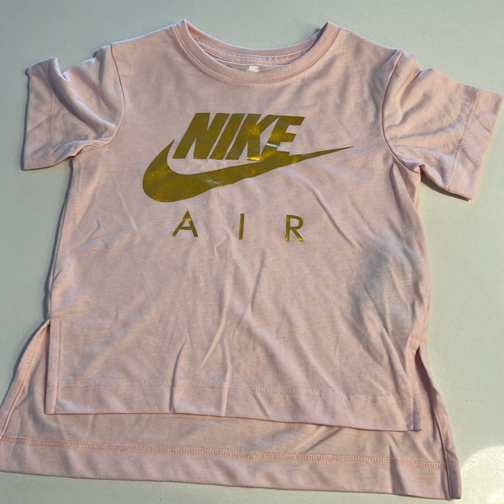 Nike tshirt size 4